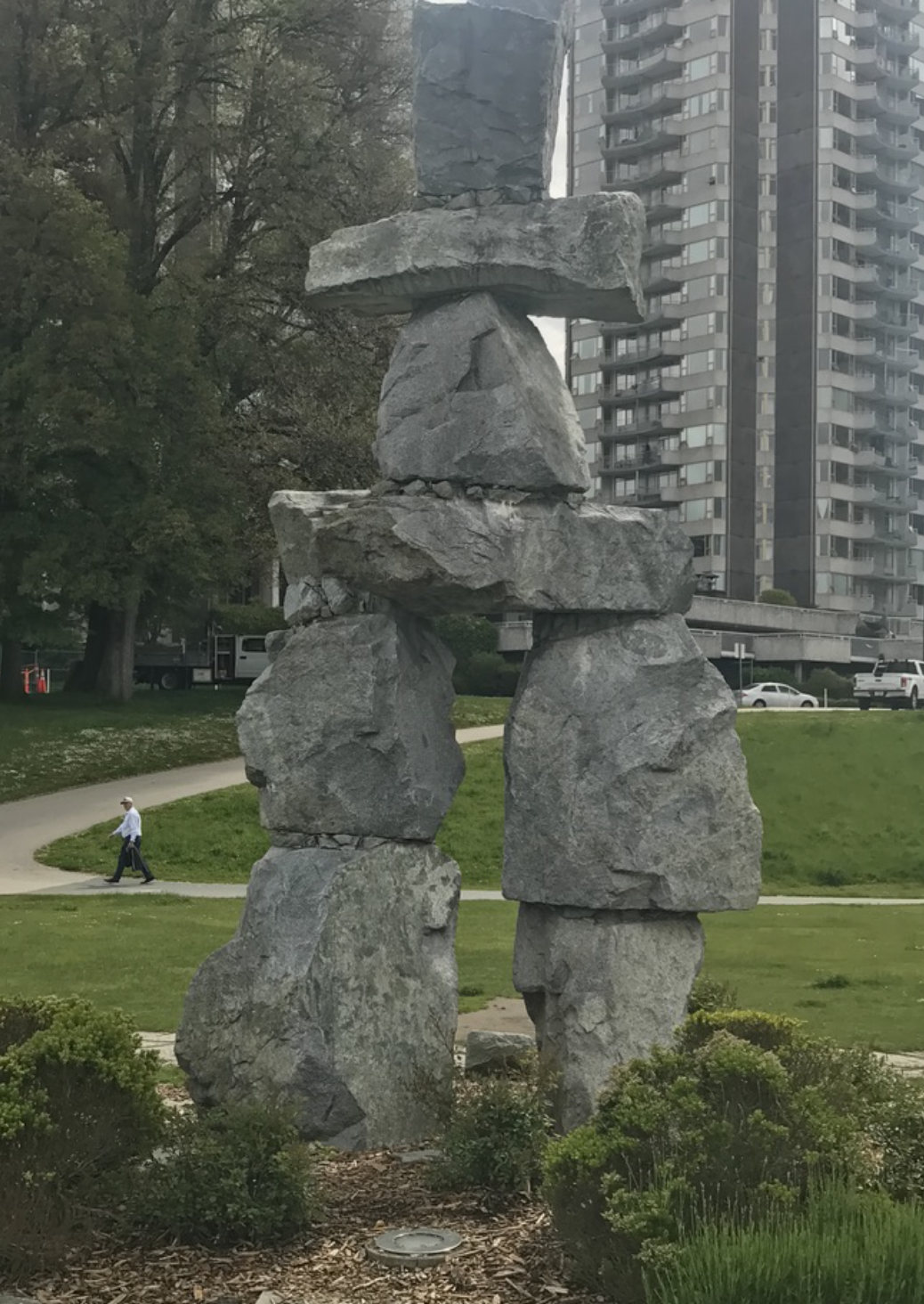 inukshuk-west-face